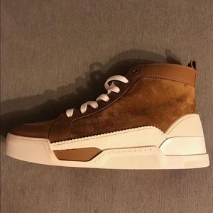 Brand New CHRISTIAN LOUBOUTIN Size 41 Tan Suede